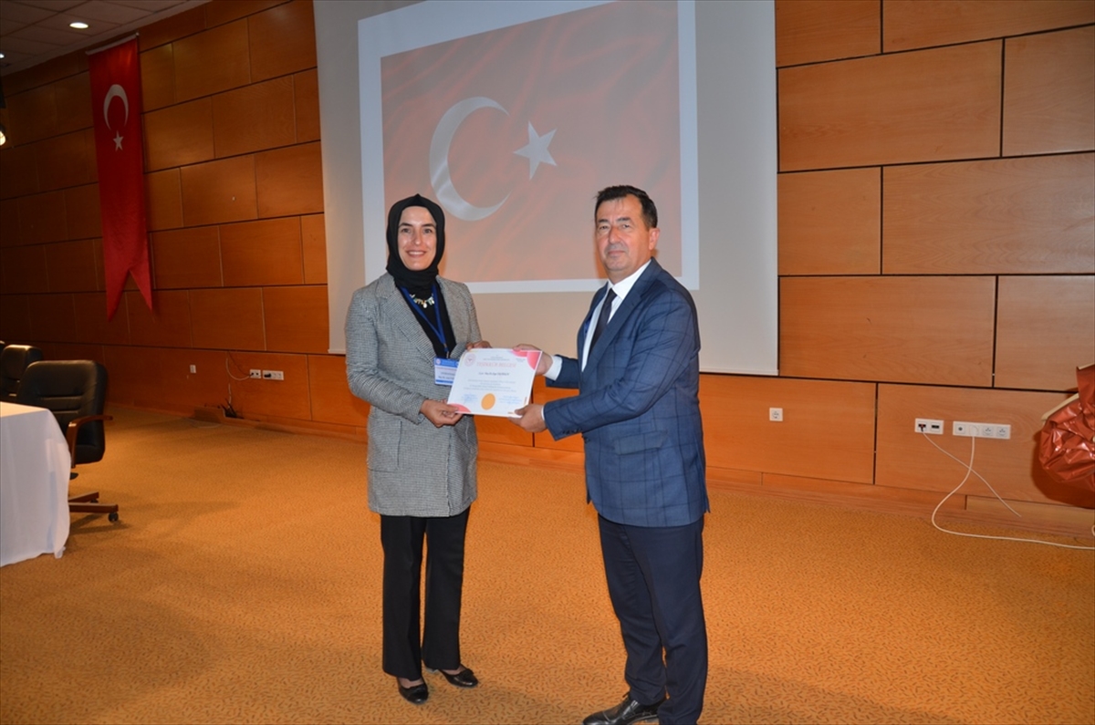 Afyonkarahisar'da "2. Hemşirelikte Güncel Yaklaşımlar Sempozyumu" yapıldı