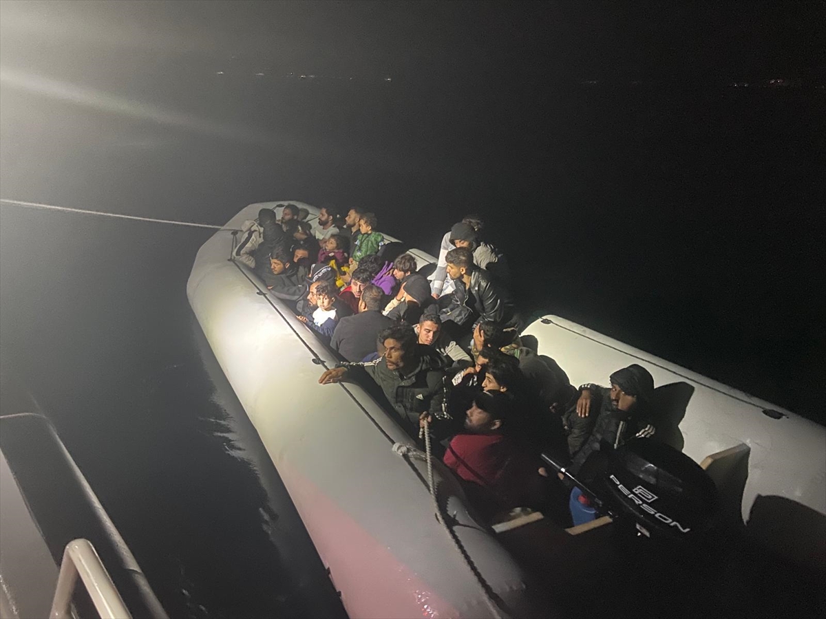 Bodrum açıklarında 22 düzensiz göçmen kurtarıldı