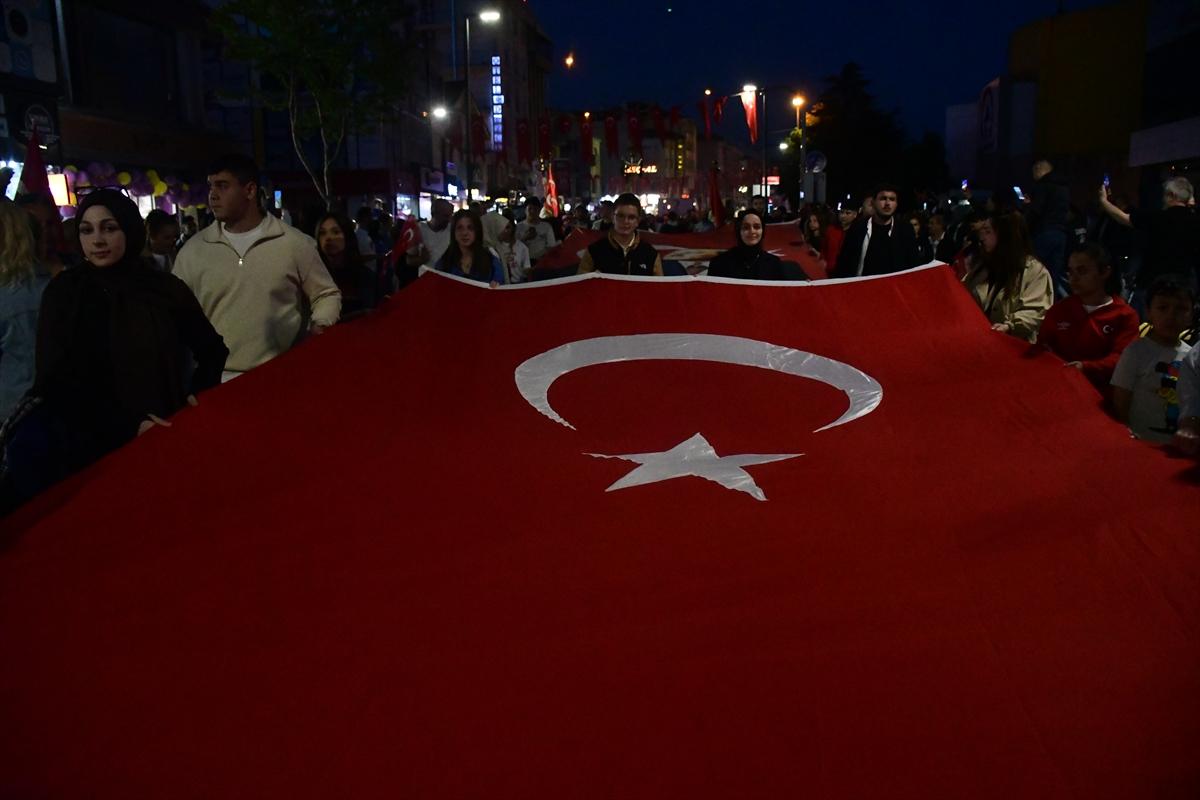 Düzce'de fener alayı düzenlendi