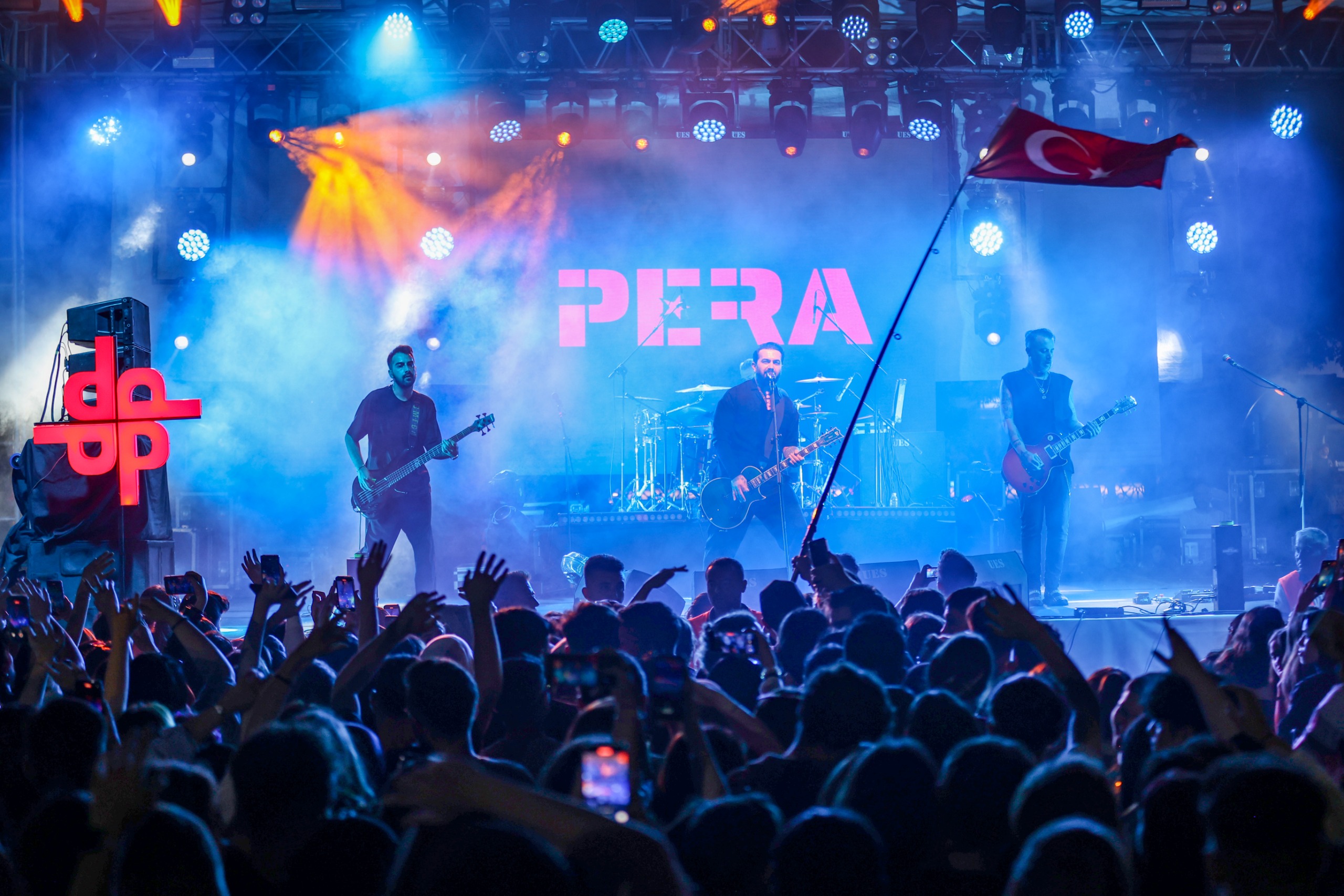 Uşak’ta Gençler Pera ve Narkoz’la Coştu