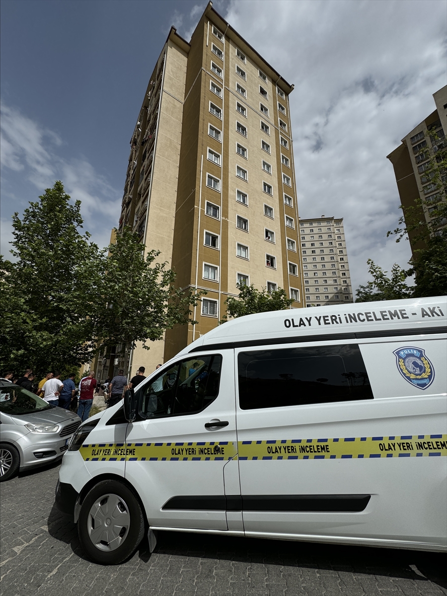 Pencereden düşmesi sonucu ölen çocuk toprağa verildi