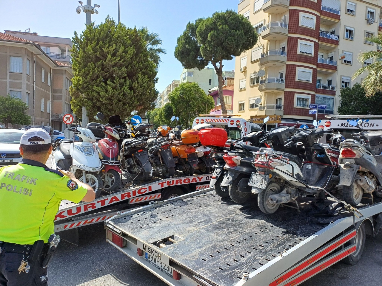 Söke'de 18 motosiklet trafikten men edildi