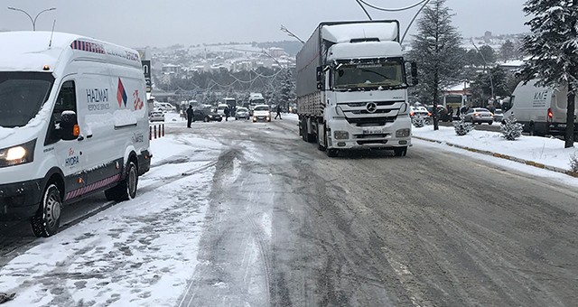 Uşak Kar Yağışına Hazırlıksız Yakalandı