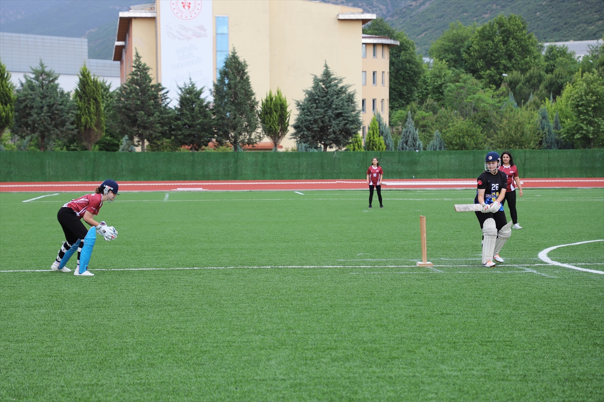 Kriket Okul Sporları Gençler Türkiye Şampiyonası Denizli'de başladı