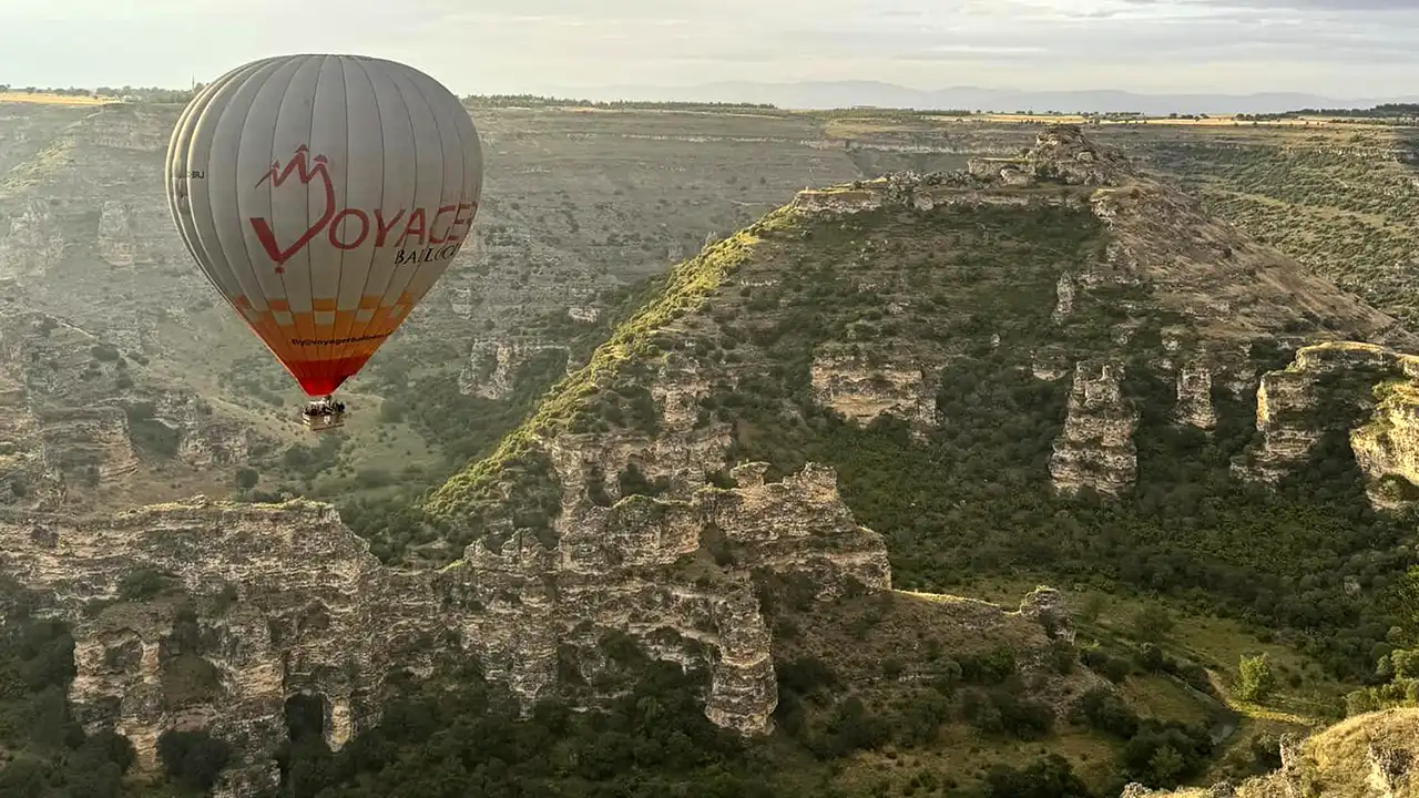 Ulubey Kanyonunda Balon Turu: Uşak Balon Turizmine Göz Kırptı..!