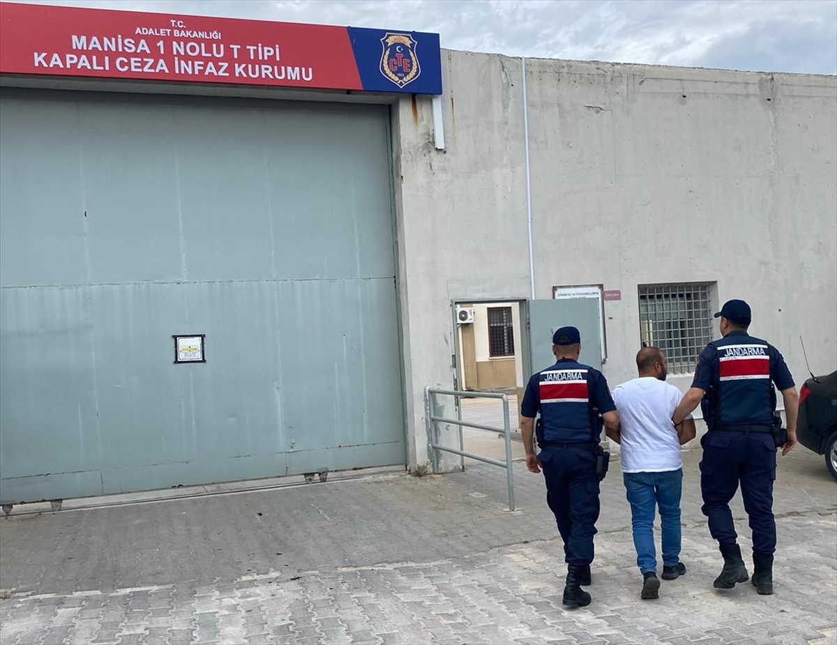 Manisa'da cinayetten aranan firari hükümlü yakalandı