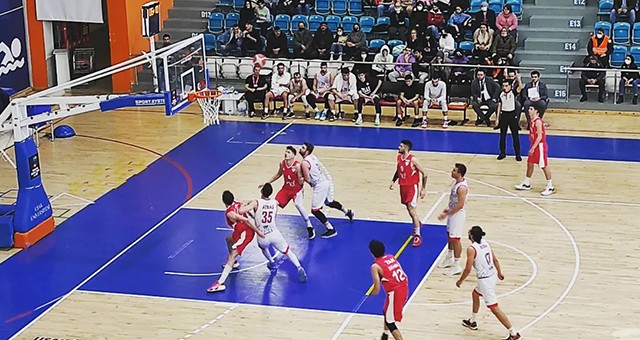 İlkler Şehri Uşak, Nef’i 70-54 Mağlup Etmeyi Başardı