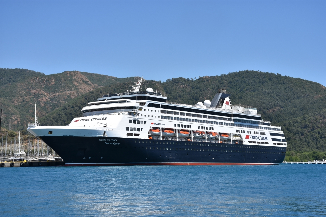 "Vasco Da Gama" kruvaziyeri 1040 yolcusuyla Marmaris'e geldi