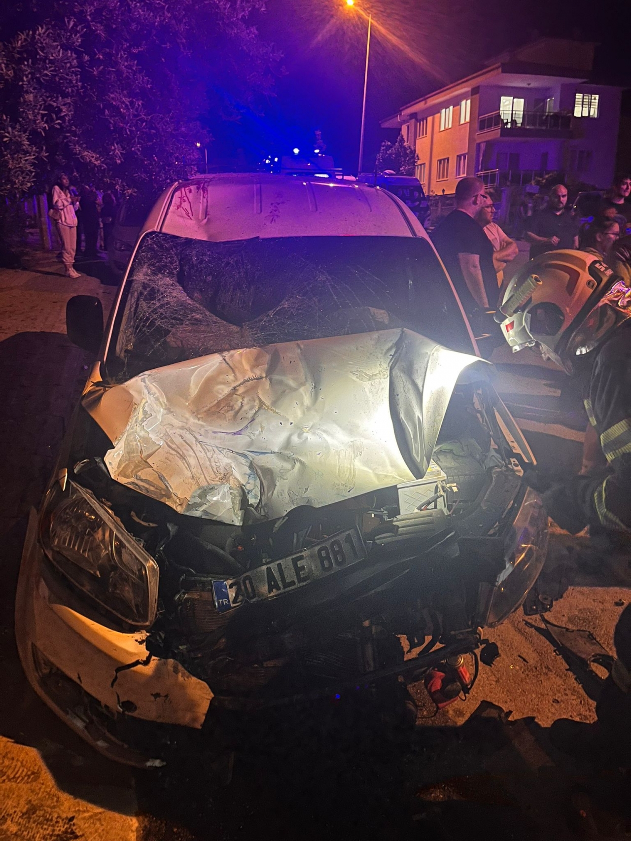 Denizli'de otomobille çarpışan motosikletteki 1 kişi öldü, 1 kişi yaralandı
