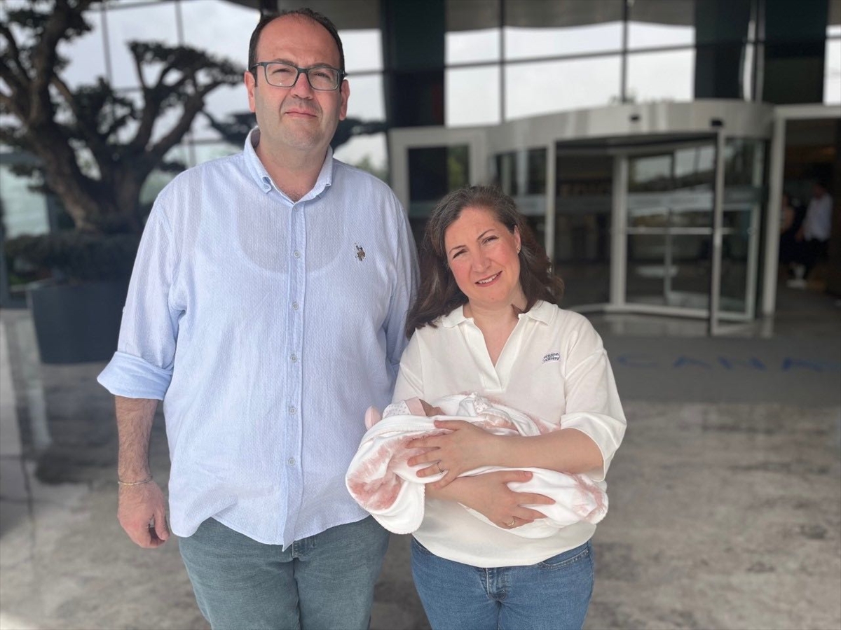 İzmir'de 540 gram doğan Eliz bebek, 91 gün sonra evine kavuştu