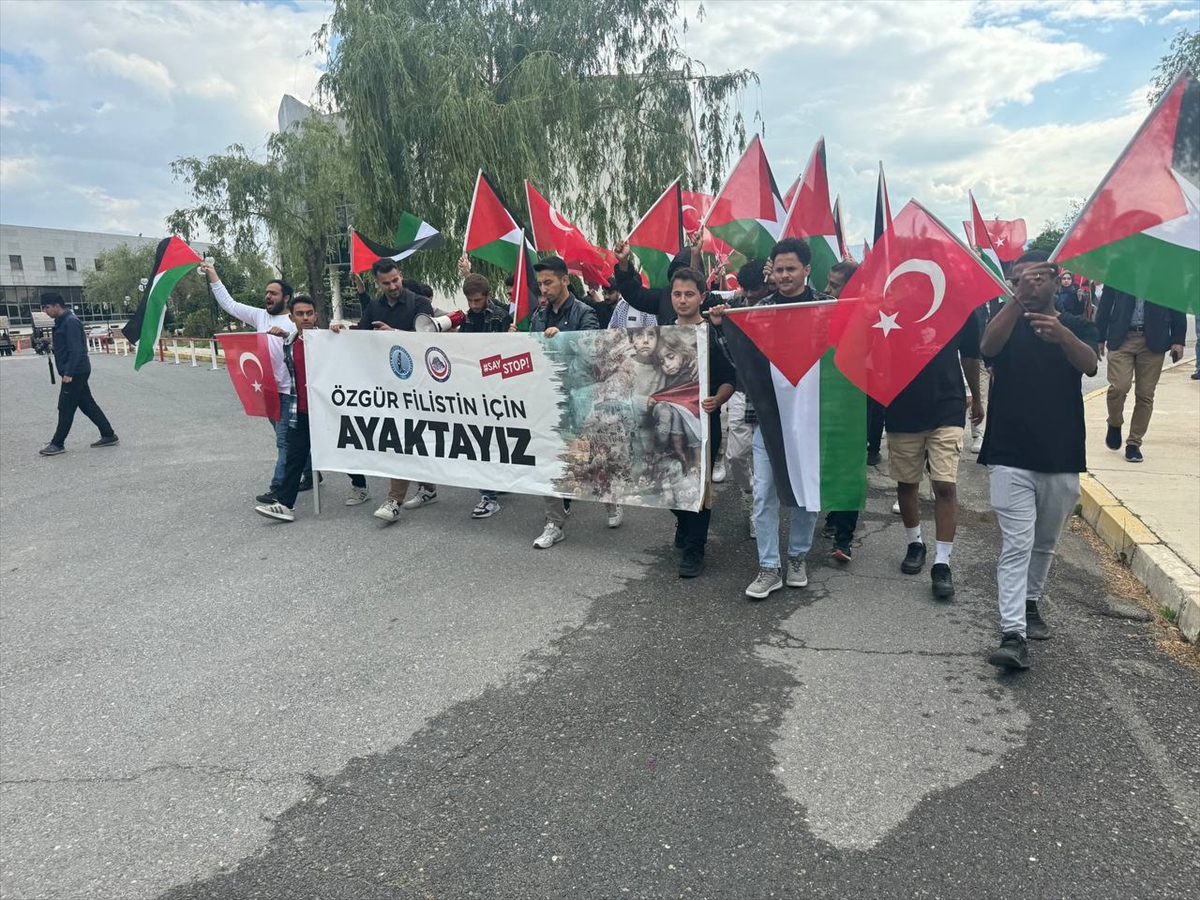 Afyonkarahisar'da üniversite öğrencilerinden Filistin'e destek yürüyüşü
