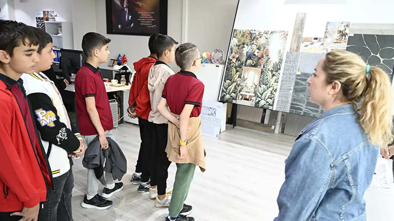 Uşak’ta İlköğretim Öğrencileri Üniversitenin Tasarımlarını İnceledi