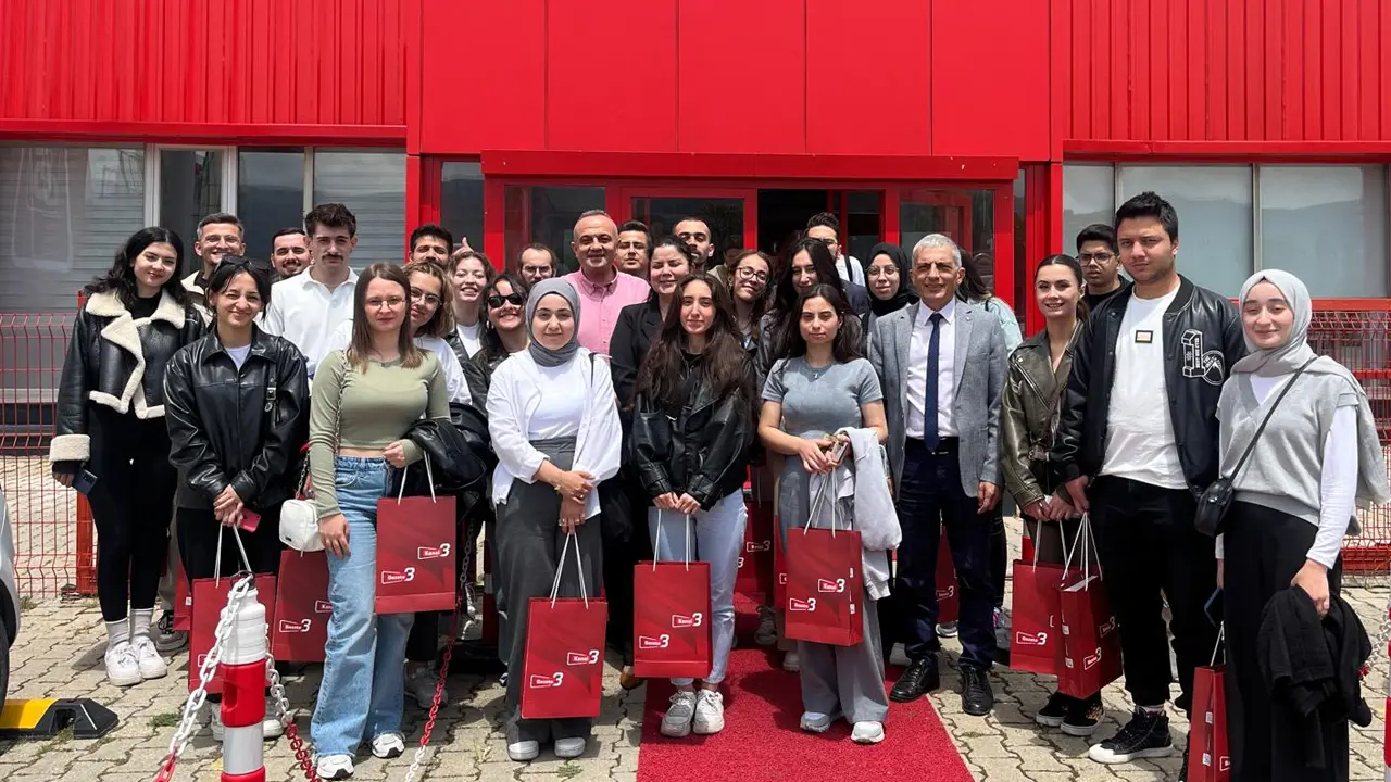 Uşak Üniversitesi Öğrencileri Afyonkarahisar’da Basın Gezdi