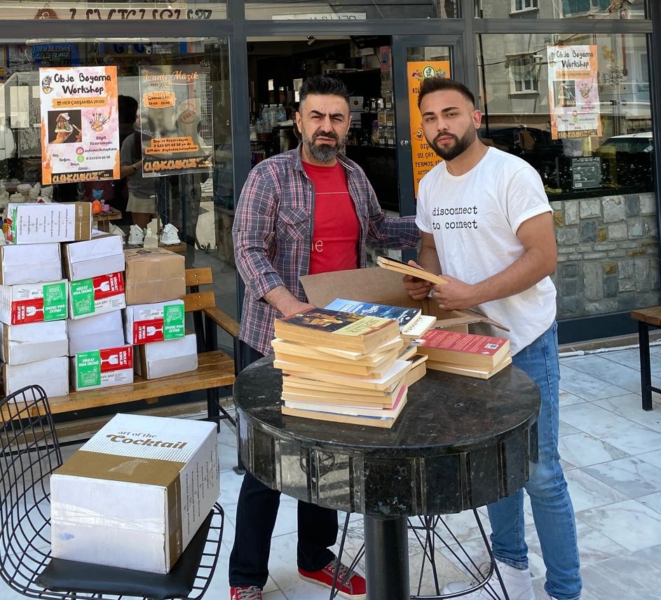 Afyonkarahisar'da üniversite öğrencileri "kitap bağışı" kampanyası başlattı