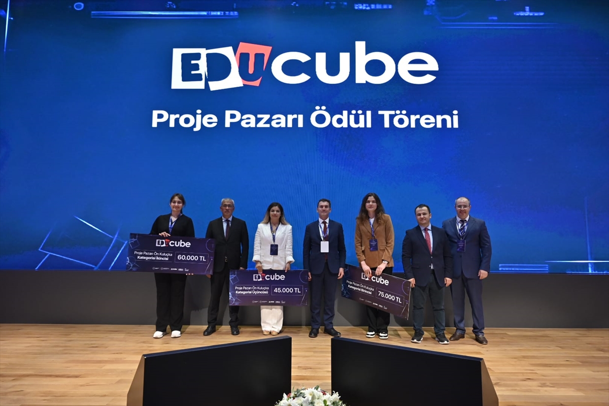 "Uluslararası Eğitimde Yapay Zeka Uygulamaları" forumu gerçekleştirildi