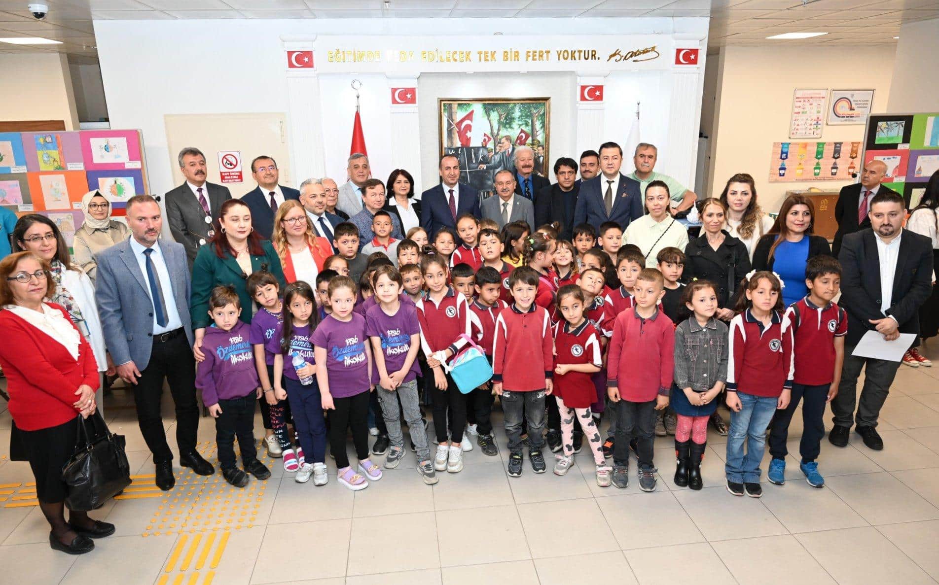 Uşak’ta İlkokul Öğrencilerinin Hayallerini Üniversiteli Öğrenciler Gerçekleştirdi