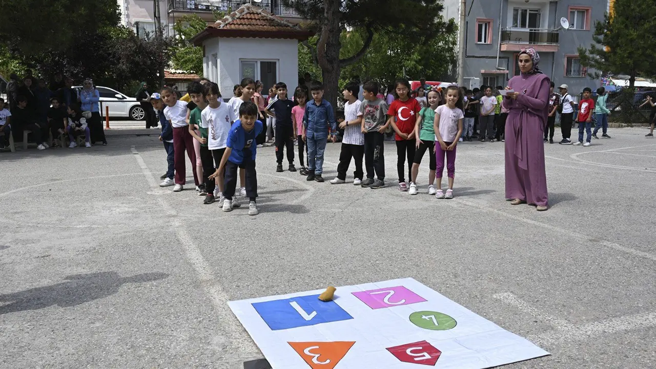 Unutulmaya Yüz Tutmuş Sokak Oyunları Uşak’ta Oynandı
