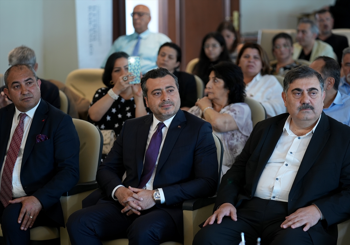 İzmir'de "Batı Azerbaycan'a Dönüş Forumu" düzenlendi