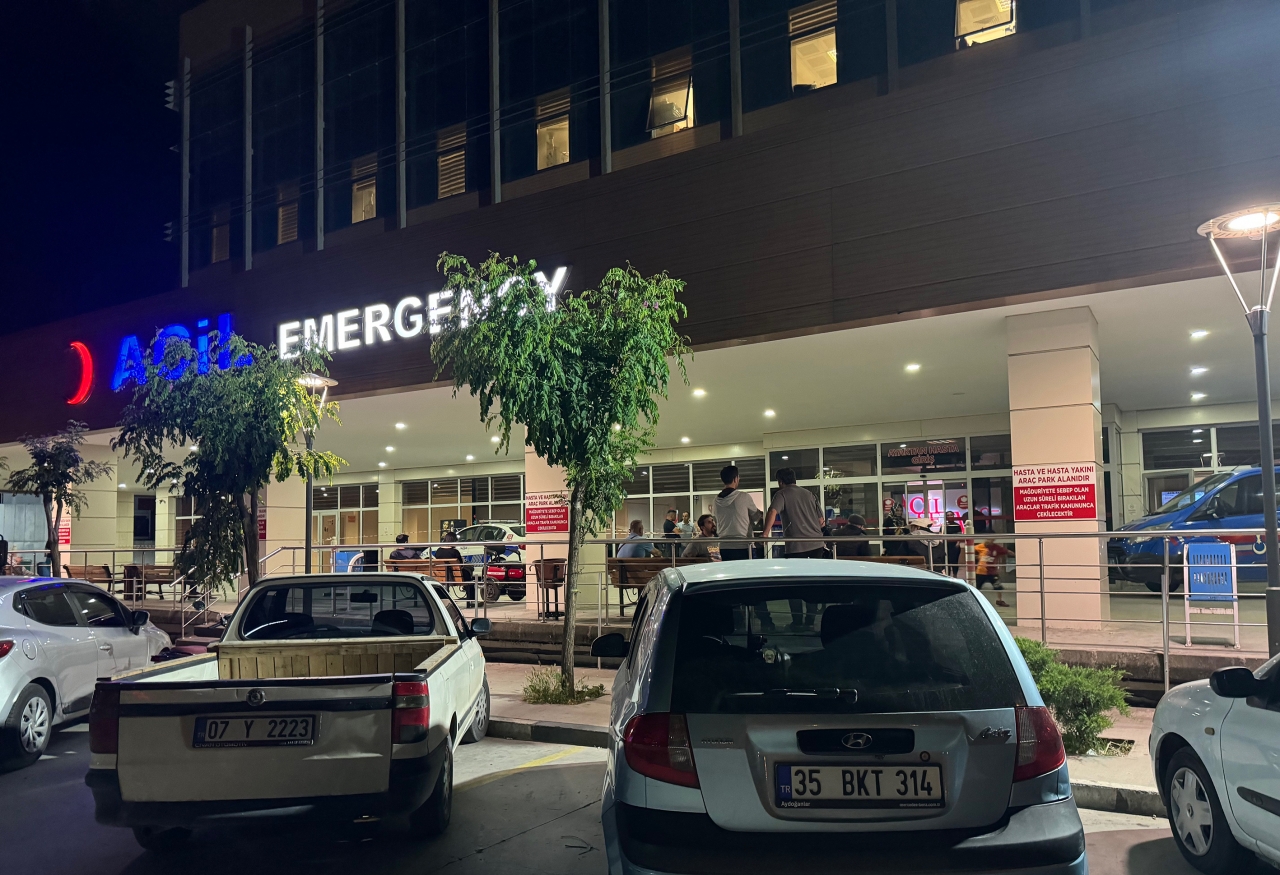 Manisa'da gıda zehirlenmesi şüphesiyle 24 işçi hastaneye başvurdu