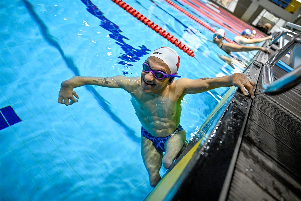 Sporla hayata yeniden tutunan engelli yüzücü, Paralimpik Oyunları’nda altın madalyayı hedefliyor