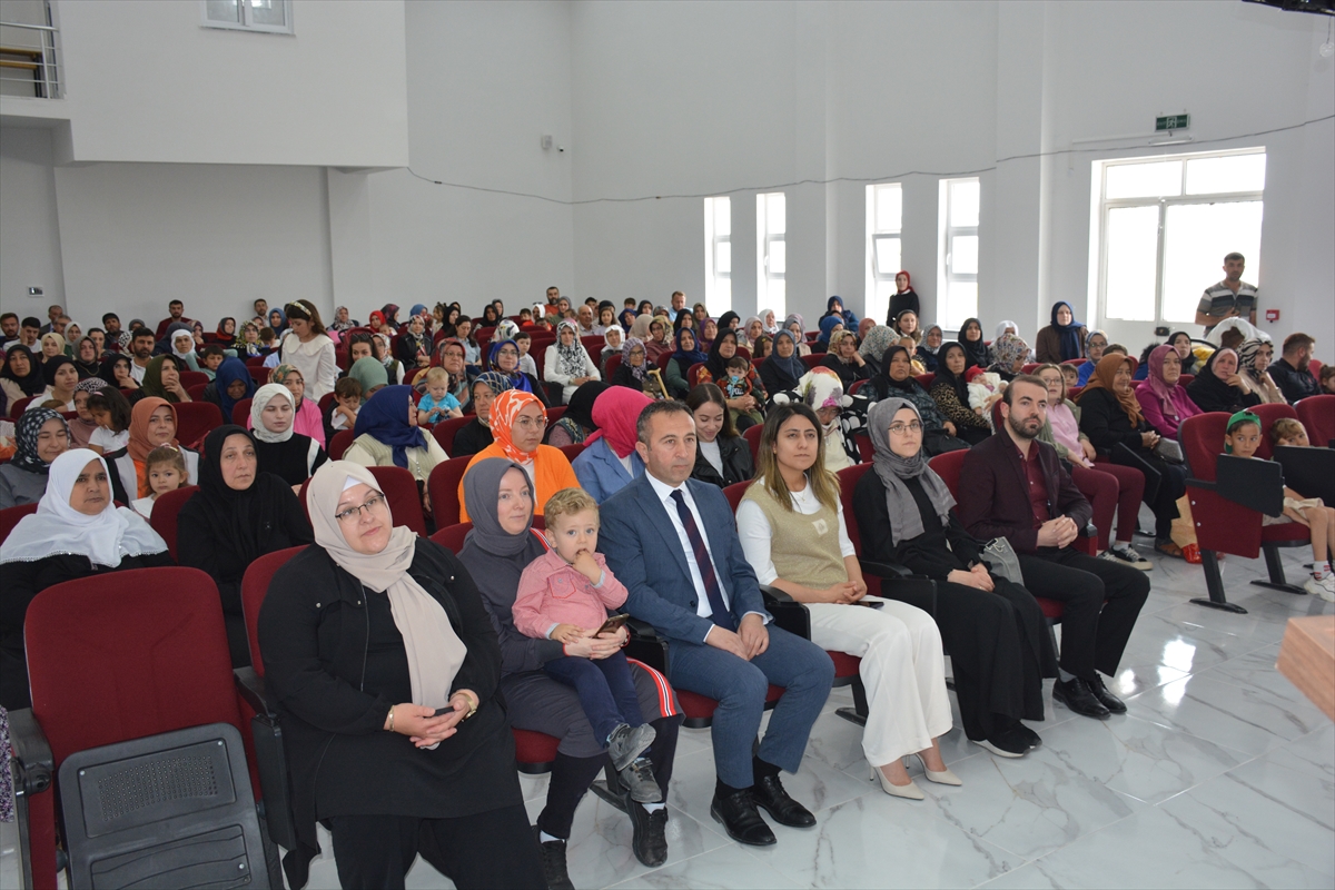 İscehisar'da Kur'an kursu öğrencileri yıl sonu etkinliği düzenledi