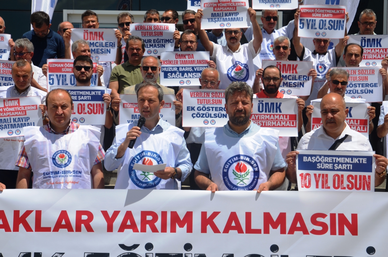 Kütahya’da Eğitim-Bir-Sen'den Öğretmenlik Meslek Kanunu açıklaması