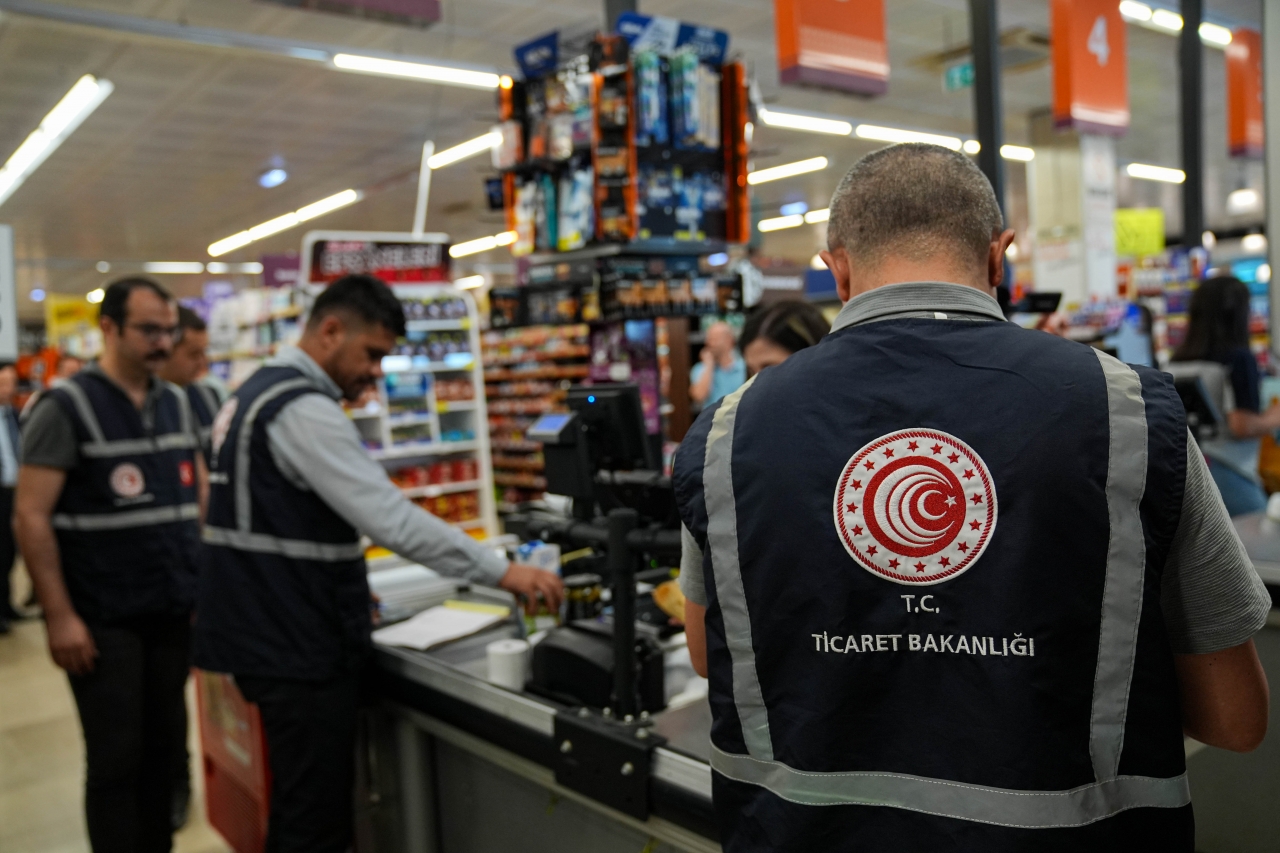 Ticaret Bakanlığı ekipleri 4 ilde marketlerde fiyat ve etiket denetimi yaptı