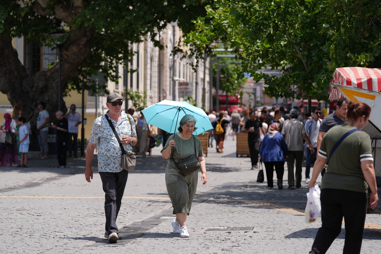 İzmir'de sıcak hava etkili oldu