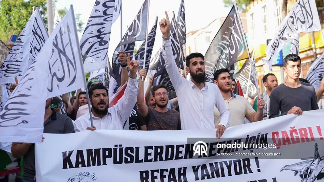 Üniversite öğrencileri İsrail'i protesto etti