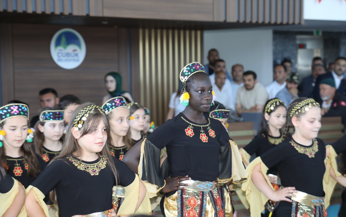 ANKARA - Çubuk Halk Eğitimi Merkezi'nin Yıl Sonu Sergisi açıldı