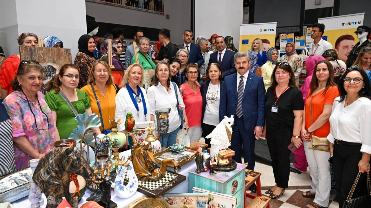Hayat Boyu Öğrendiklerini Sergiye Yansıttılar