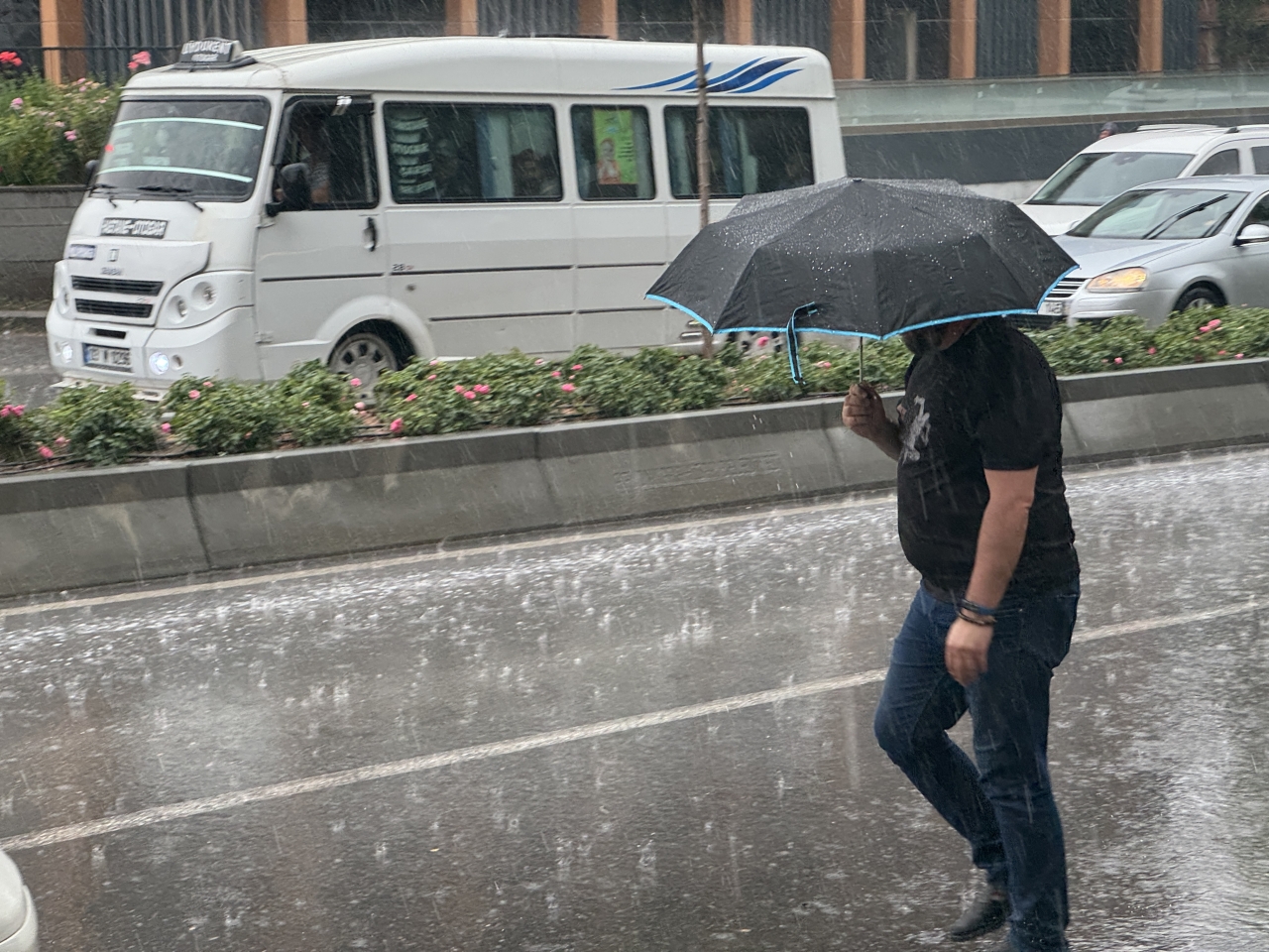 Afyonkarahisar'da sağanak etkili oldu