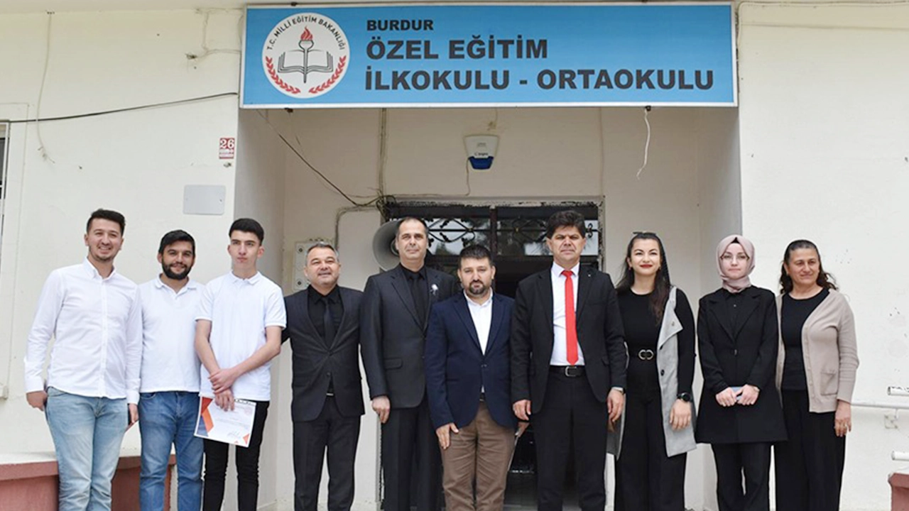 Uşak Üniversitesi Tasarımlarla Yüzleri Güldürüyor