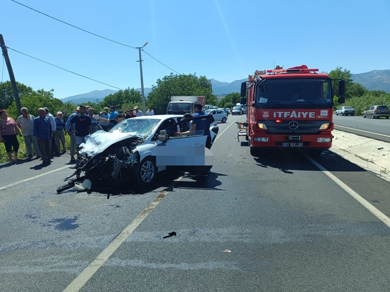 Denizli'de iki otomobilin çarpışması sonucu 1 kişi öldü