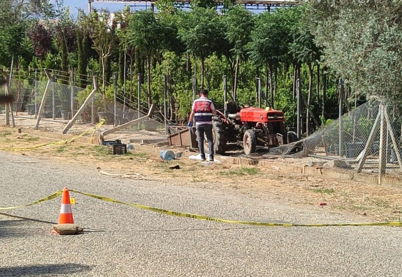 İzmir'de traktörün altında kalan Muammer Er ve Ayşe Er hayatını kaybetti