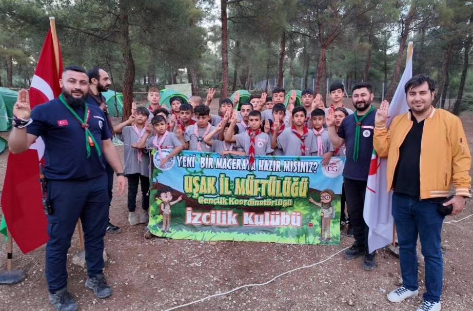Uşak İl Müftülüğü Diyanet İzcilik Kulübü'nden Çocuklara Doğa Kampı