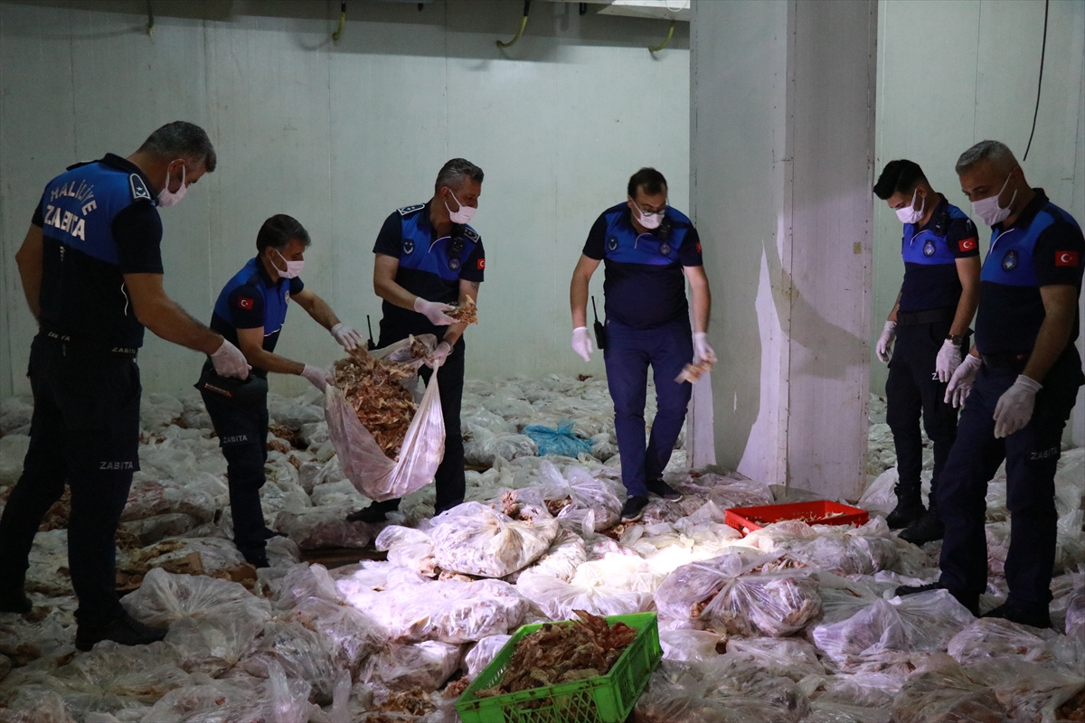 Etiketsiz 10 ton tavuk ele geçirildi