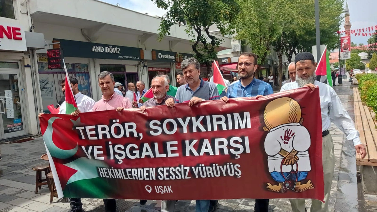 Uşak’ta Doktorlar Gazze İçin Sessiz Yürüyüşe Devam Ediyor