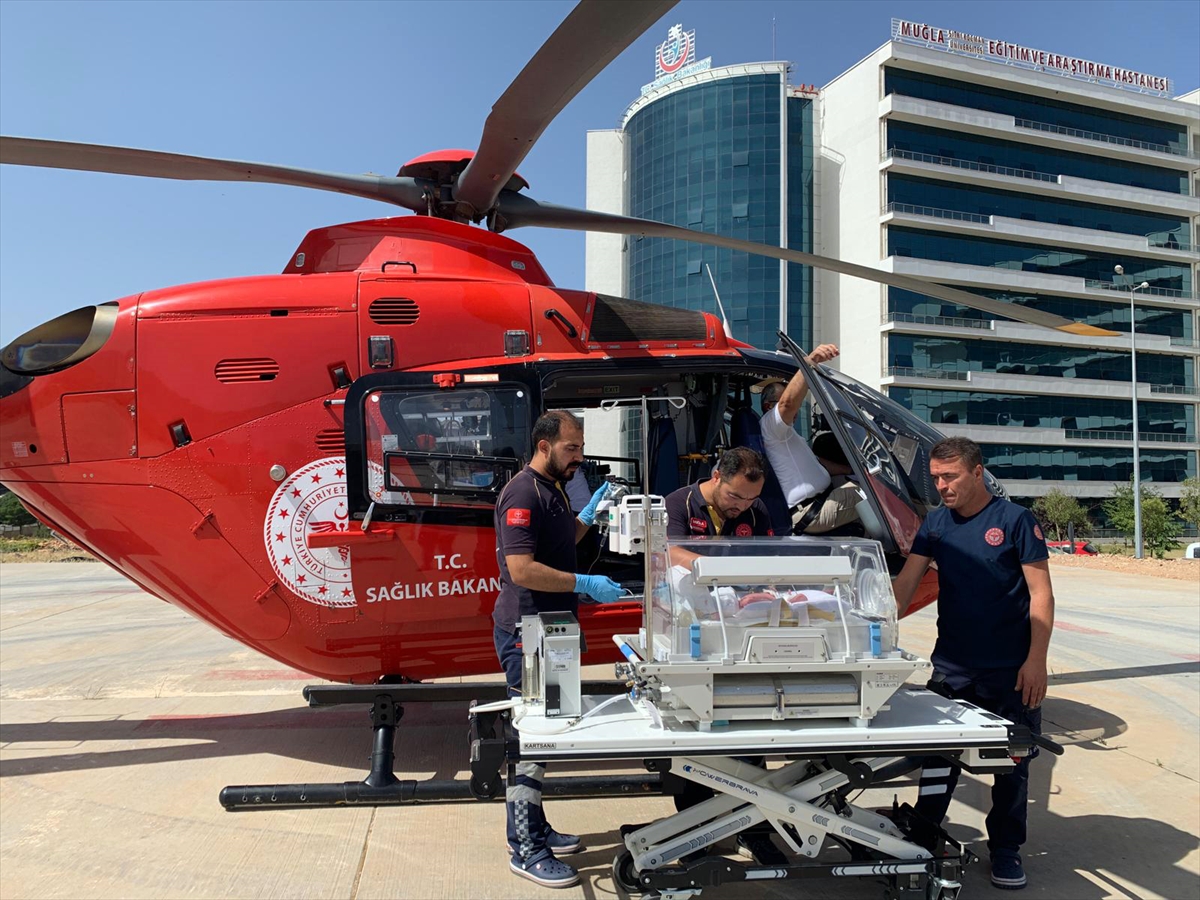 Muğla'da ambulans helikopter Simge bebek için havalandı