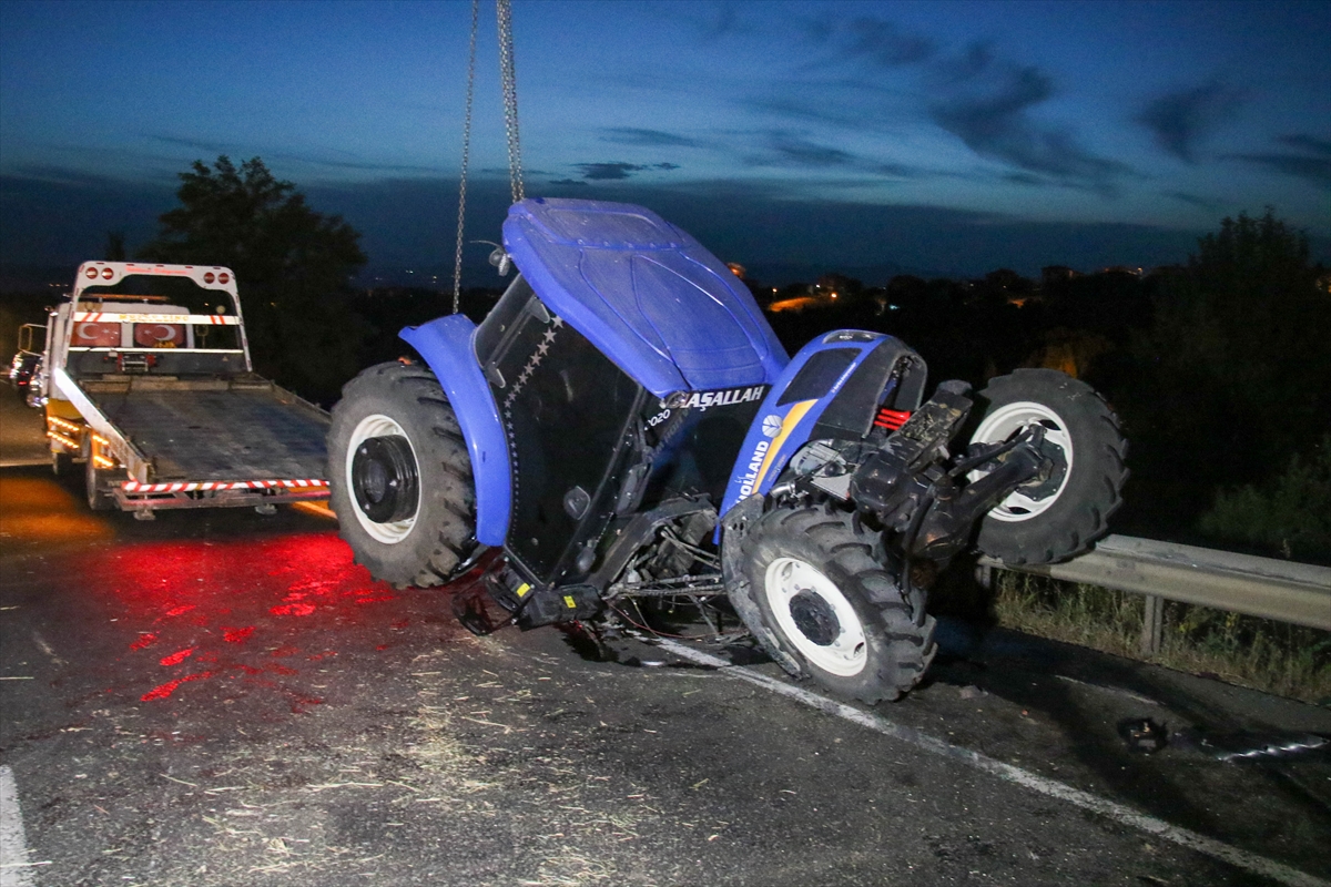 Uşak'ta trafik kazasında 2'si çocuk 5 kişi yaralandı