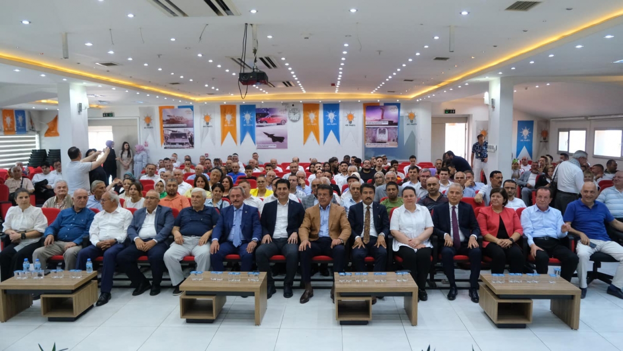 AK Parti Denizli teşkilatı bayramlaştı
