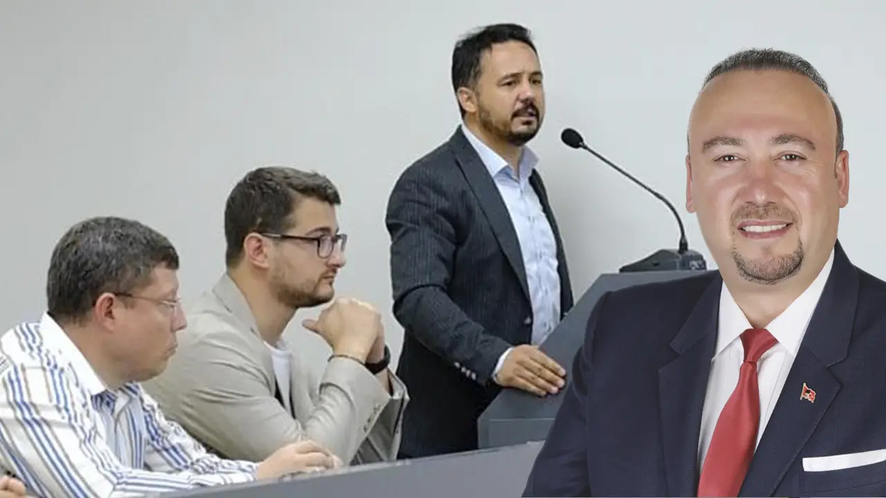 AK Parti Uşak'ta Cami Ruhsatı İptaline Sert Tepki Gösterdi