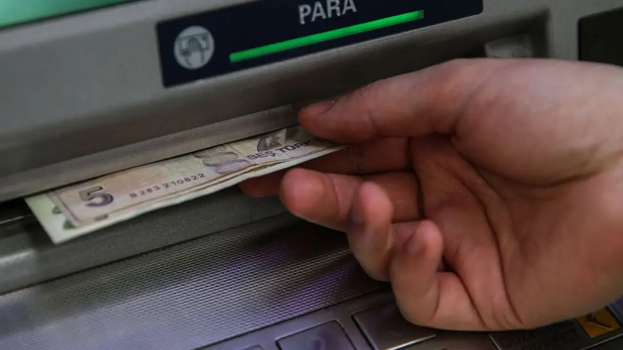 Uşaklılar Dikkat!! ATM’den Para Çekme Limitiniz Güncellendi..