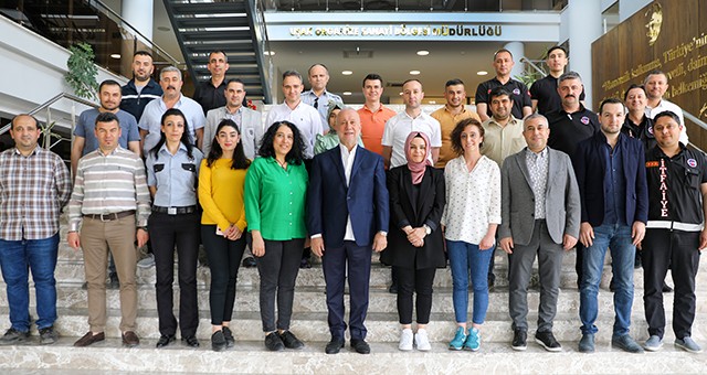 BAŞKAN AĞAOĞLU, UŞAK OSB PERSONELİYLE BAYRAMLAŞTI