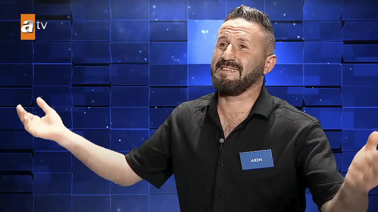 Uşaklı Koşan Adam Akın Yeniceli Söylediği Manilerle Oktay Kaynarca'yla Yarıştı..!