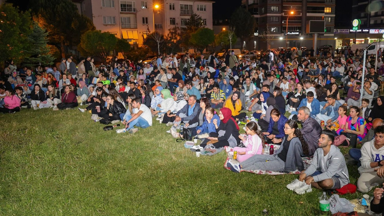 Uşak'ta Temmuz Ayı Atapark Çim Konserleri Başlıyor!