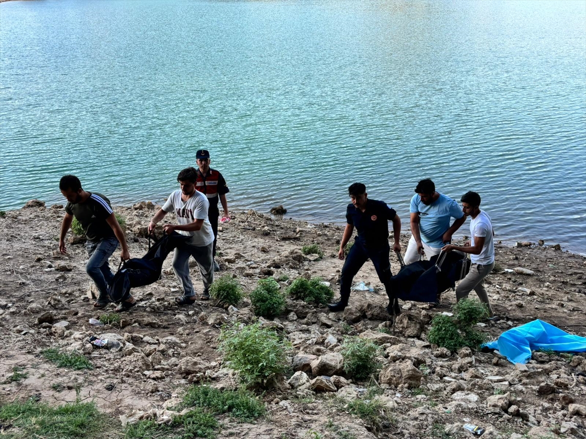 Muğla'da serinlemek için gölete giren Suriye uyruklu anne ile iki çocuğu öldü