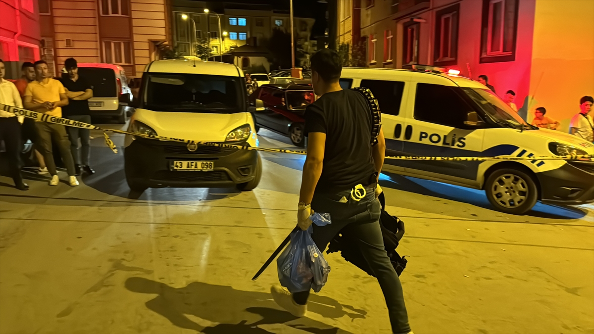 Kütahya'da bir genç, annesini öldüren üvey babasını öldürdü
