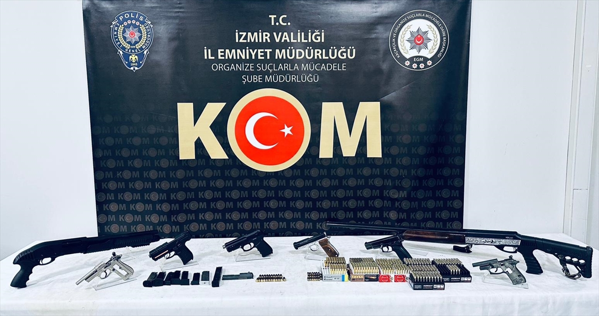 İzmir'de silah ticareti yaptığı iddia edilen şüpheli tutuklandı