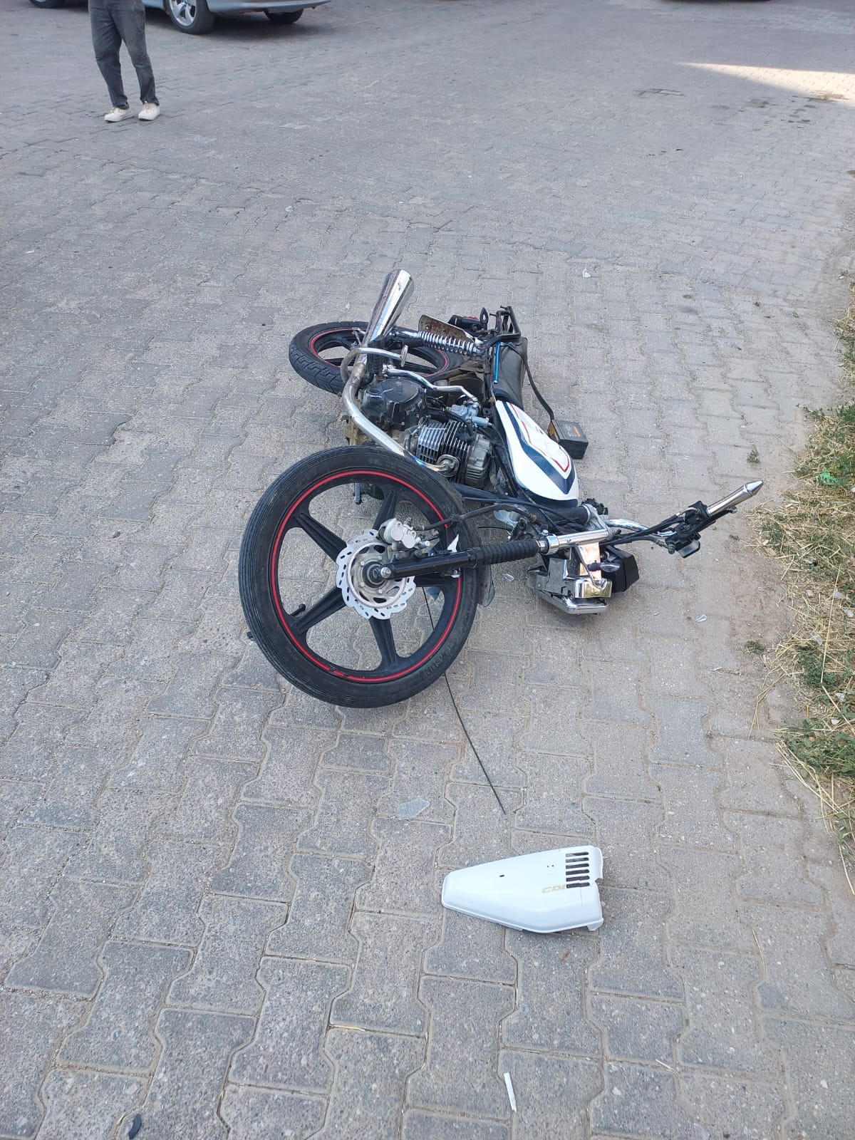 Uşak’ta Otomobil Motosikletle Çarpıştı: 2 Çocuk Ağır Yaralı